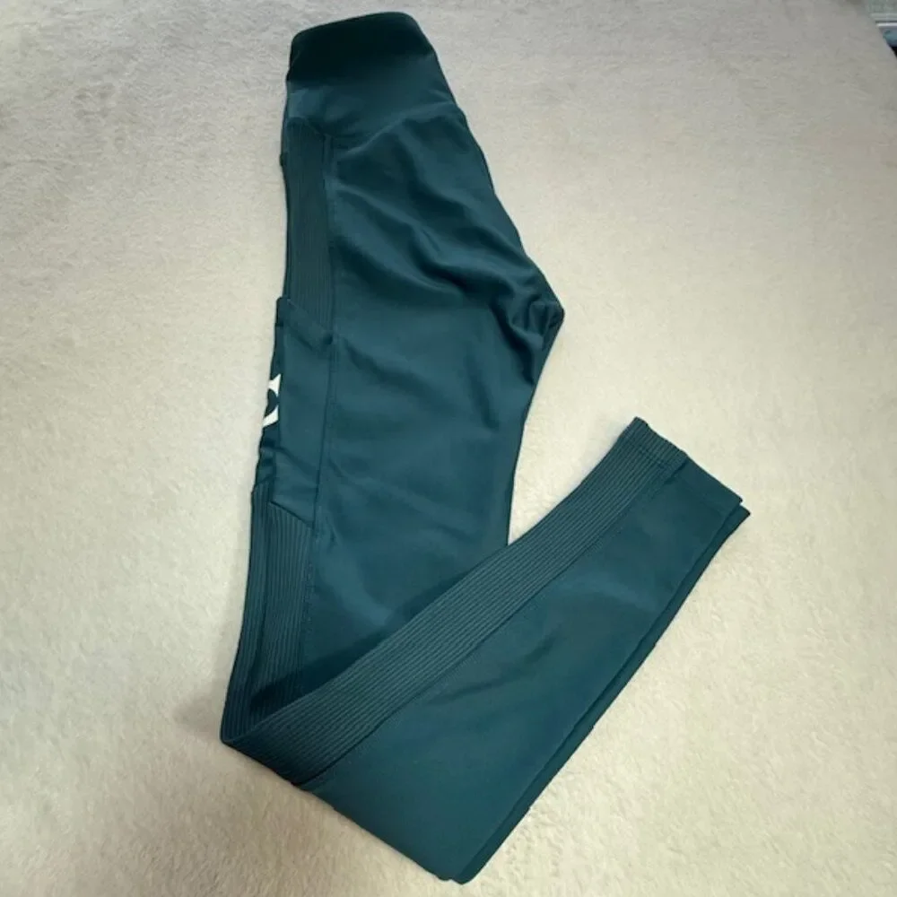 Peloton Show Up Teal Leggings- Size M